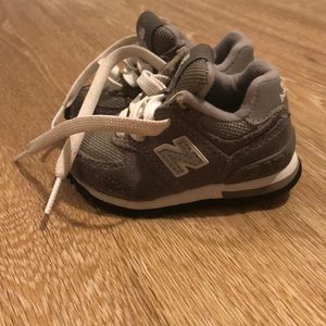 4T new balance tennis shoe sneakers